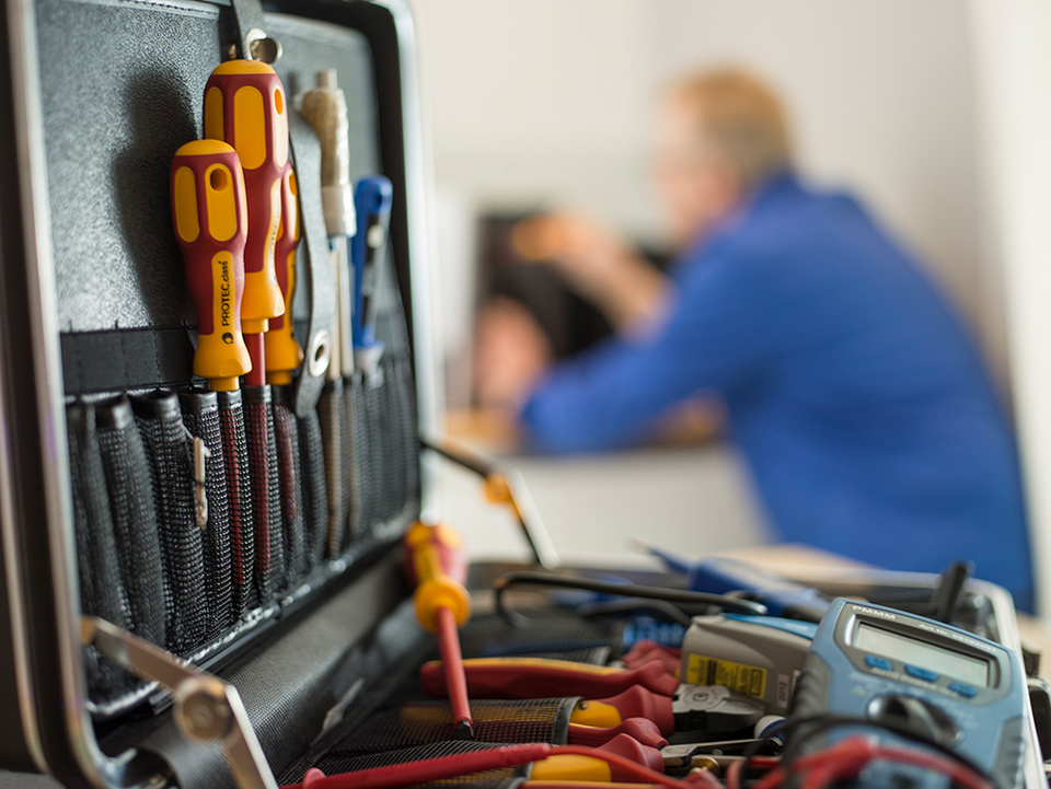 C F022411 bei Elektro Benischke in Runkel