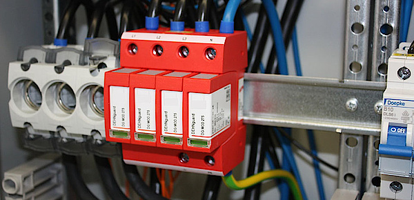 Über­spannungs­schutz bei Elektro Benischke in Runkel