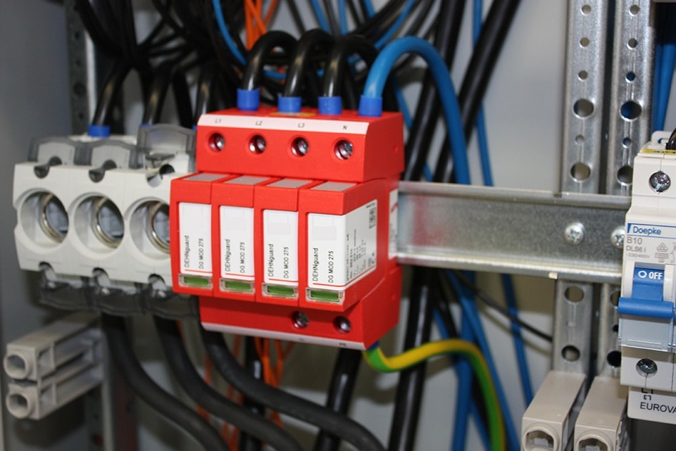 U berspannungsschutz bei Elektro Benischke in Runkel